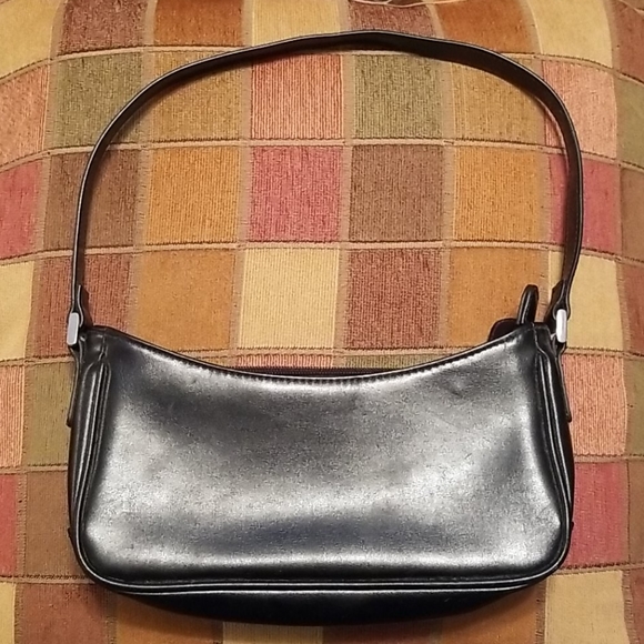 Villager Liz Claiborne Handbags - EUC Villager Liz Claiborne Black Handbag.